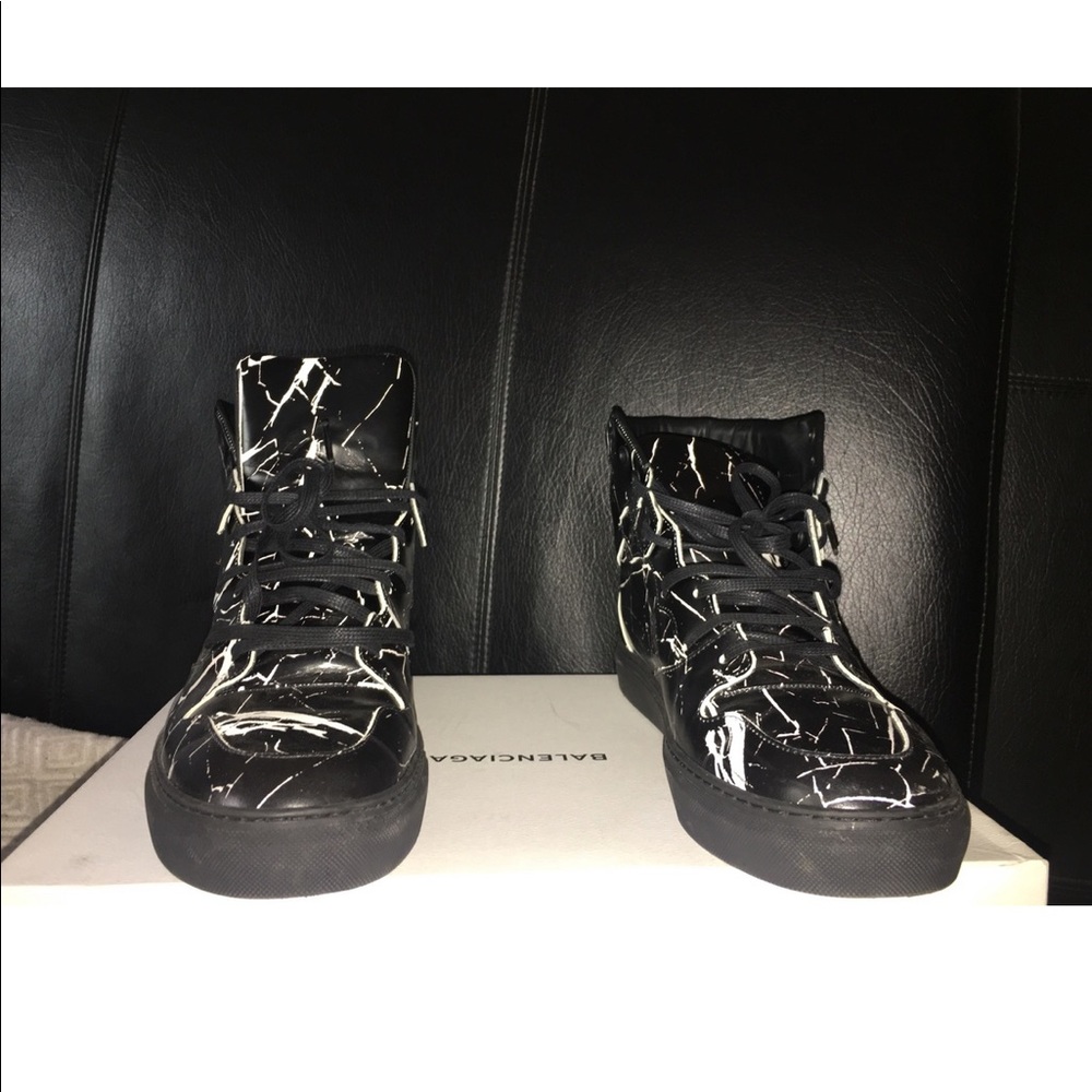 Barely worn Balenciaga sneakers